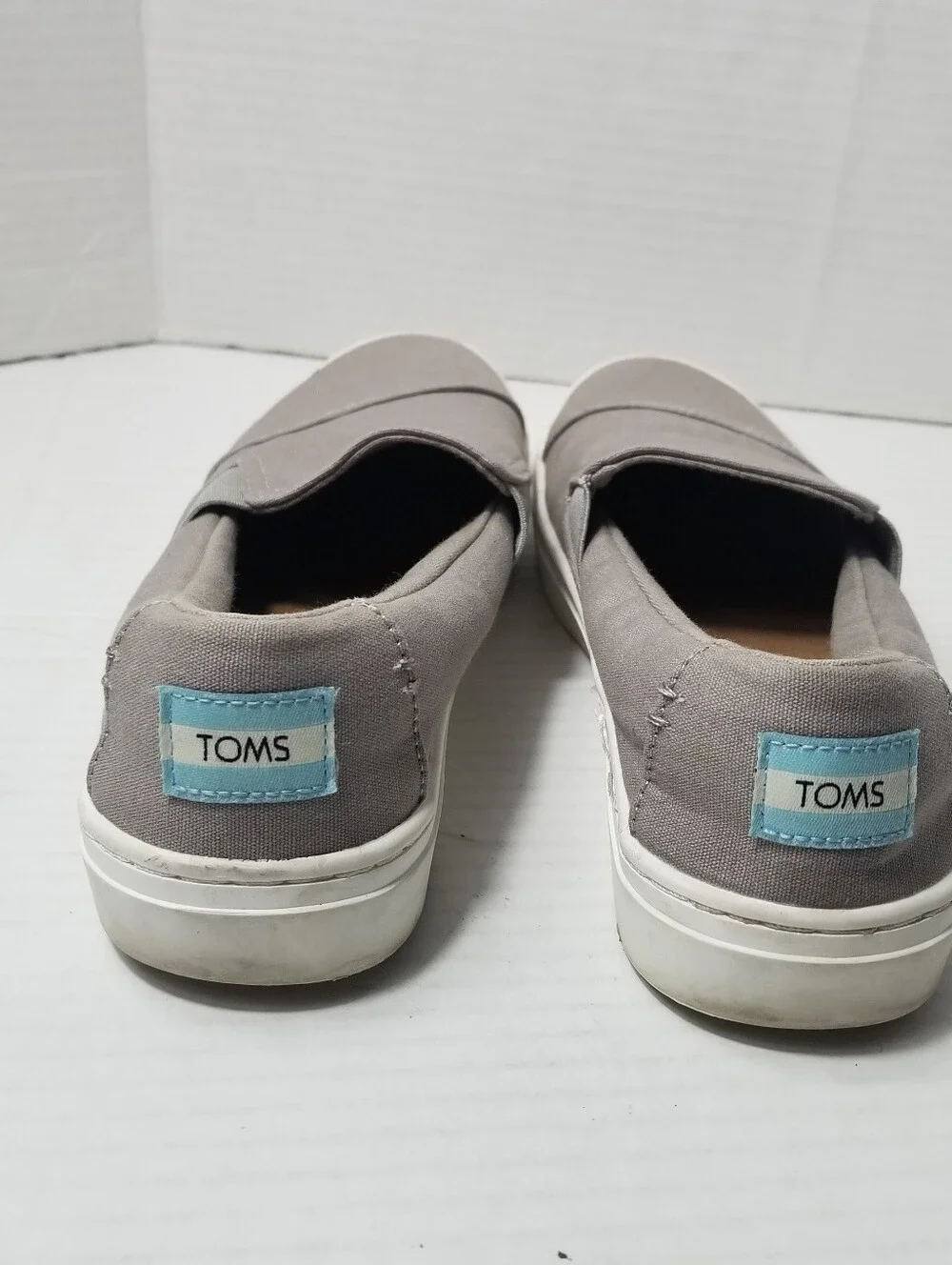 TOMS WOMEN'S LOAFERS SIZE 6.5